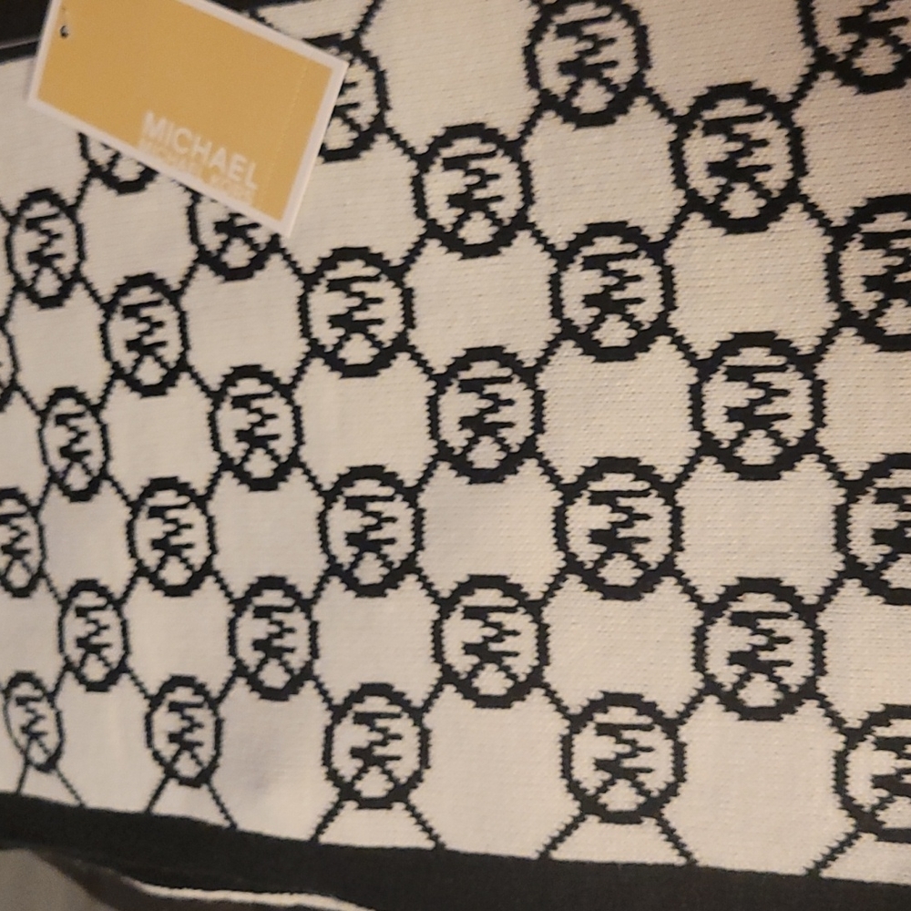 Michael Kors 65 inch scarve